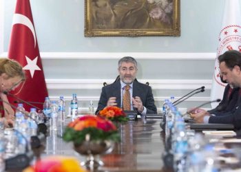 Nureddin Nebati: Önemli olan döviz kurlarının stabil şekilde devam etmesi