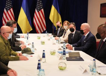 Biden Varşova’da: Ukraynalı bakanlarla ilk kez bir araya geldi