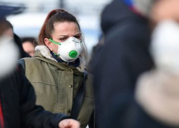 Bilim Kurulu Üyesi İlhan: Az kalabalık yerlerde maske çıkacak gibi