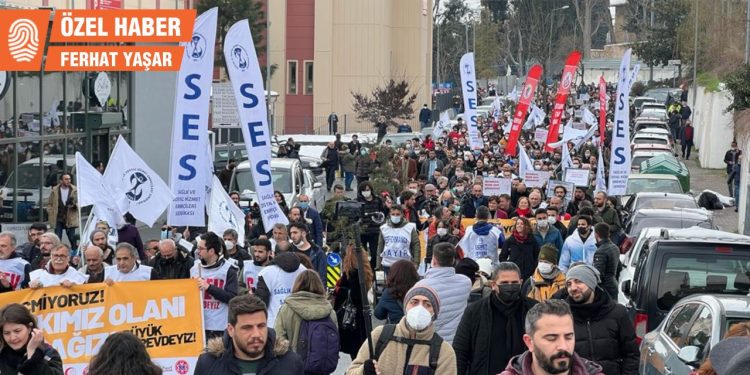 Polisin yere düşürdüğü Dr. Köksal: Çamurlu beyaz gömleğimi bir ömür saklayacağım