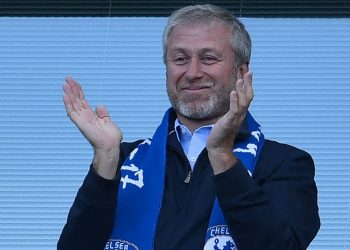 Rus milyarder Abramoviç sahibi olduğu Chelsea takımından men edildi