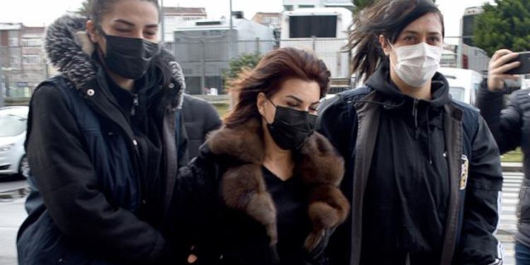 Sedef Kabaş’tan 8 Mart mektubu: Bu düzene sizce ne denmelidir?