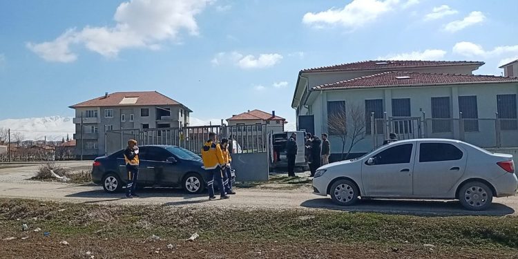 Trafodan düşen 19 yaşındaki işçi öldü