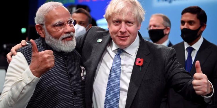 Boris Johnson Hindistan’da: Rusya’yla enerji ticareti azaltılmalı