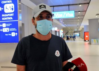 Denize düştükten 66 saat sonra kurtarılmıştı: Kaptan, Türkiye’ye döndü
