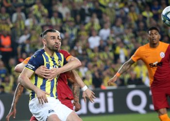 Derbide Fenerbahçe 1-0 önde