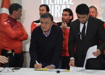 Yılmaz Vural imzayı attı: Real Madrid çağırsa gitmem