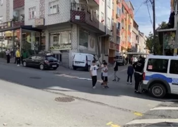 Ekmek almaya giden çocuğa otomobil çarptı, hayatını kaybetti